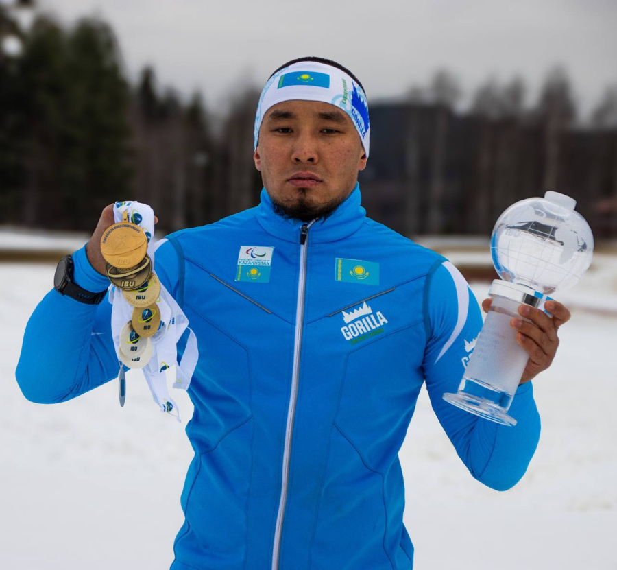 Казахстанец Ербол Хамитов сотворил историю мирового пара биатлона