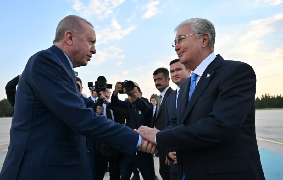 Мемлекет басшысы ресми сапармен Түркияға барды