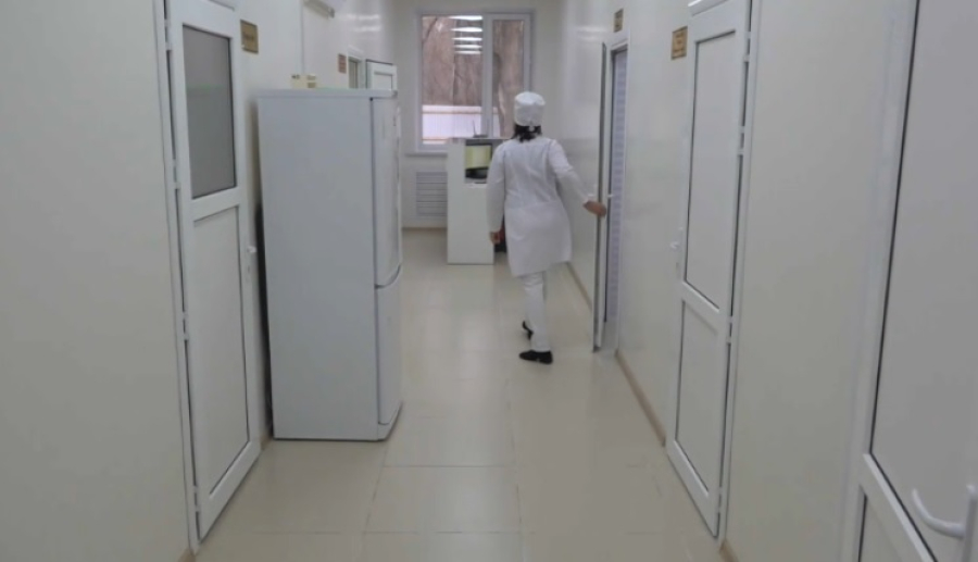 Девочку, пострадавшую в смертельном ДТП, подключили к ИВЛ