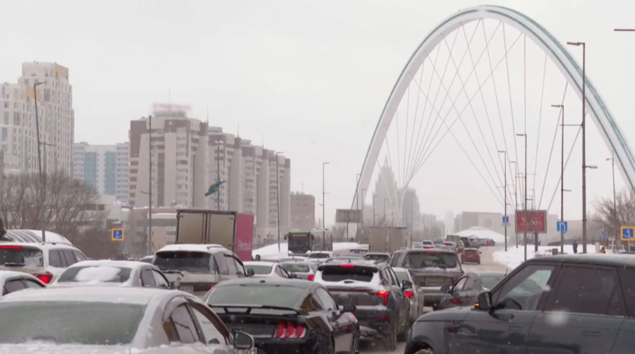 Количество автомобилей подсчитали в Казахстане