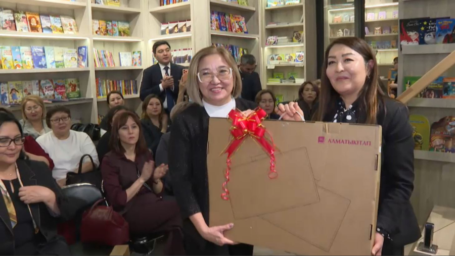 «Алматыкітап» 1000 білім беру станциясын сыйға тартты