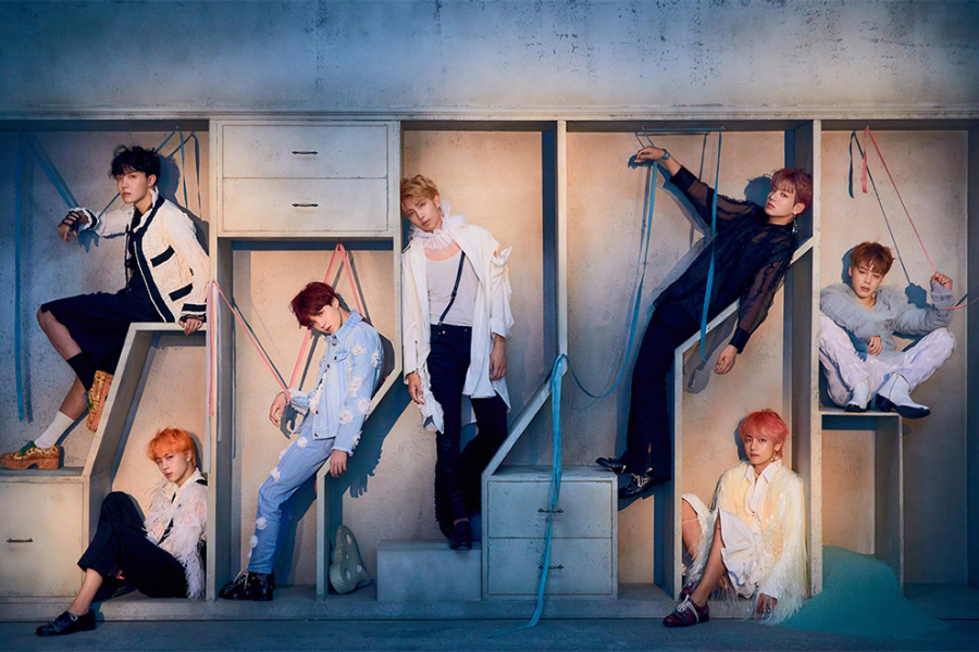 BTS феномені: Неге миллиондаған жас кореялық топқа табынады? 