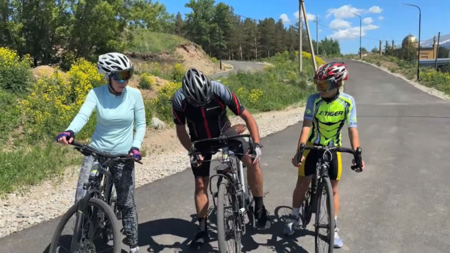 Риддерлік отбасы әлемнің ондаған елін велосипедпен аралап шыққан