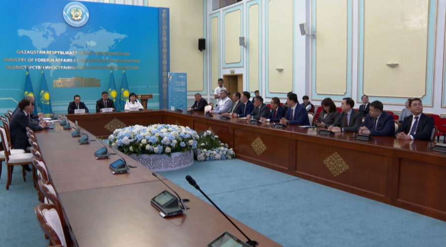 Жалпыұлттық коалиция мүшелері дипломаттармен кездесті