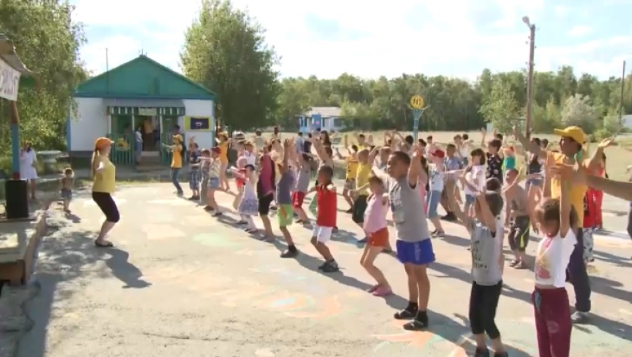 10 тысяч оздоровительных центров примут школьников этим летом