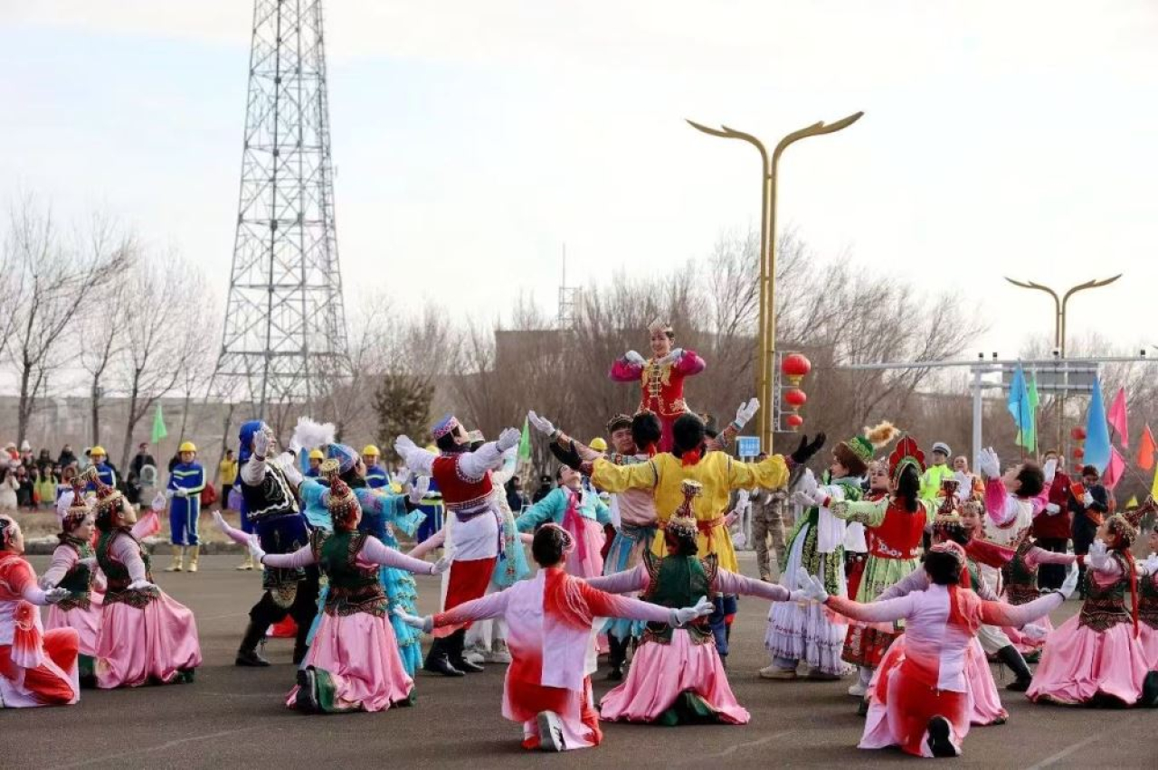 Город Алашанькоу начинает новую главу в Год Лошади