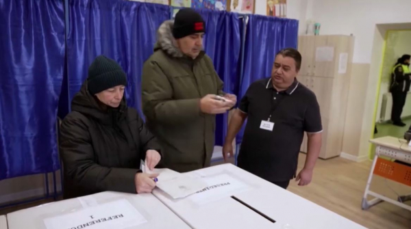 Сторонники К.Джорджеску вышли на акцию против отмены итогов выборов в Румынии