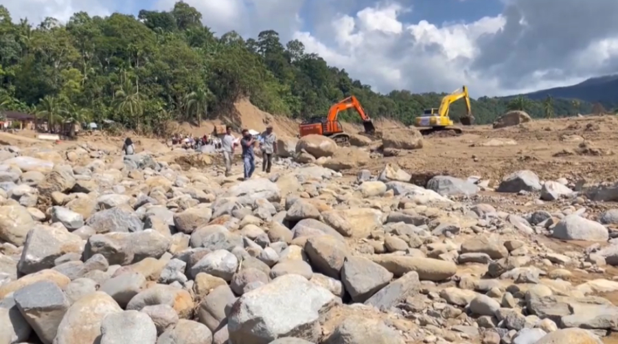 Наводнения в Индонезии: число погибших возросло до 950 человек