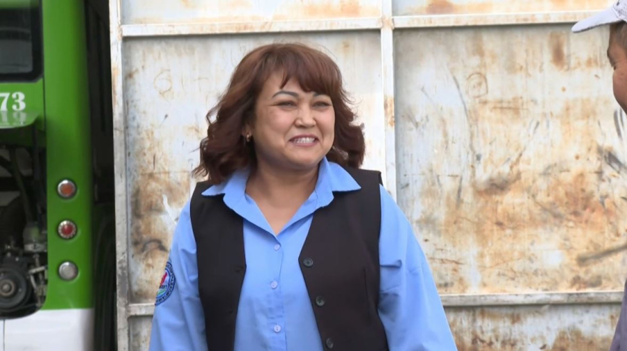 Шымкентте алғаш рет әйел адам автобус жүргізушісі атанды