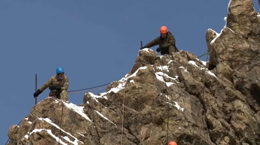 Шыңда шыныққан офицерлер