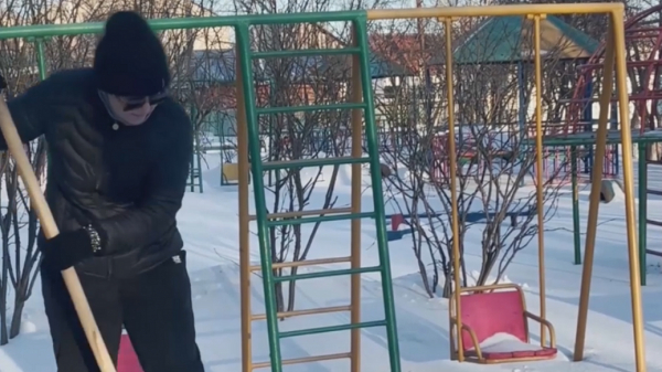 «Таза Қазақстан»: Тобыл қаласында Балабақша ауласы қардан тазартылды