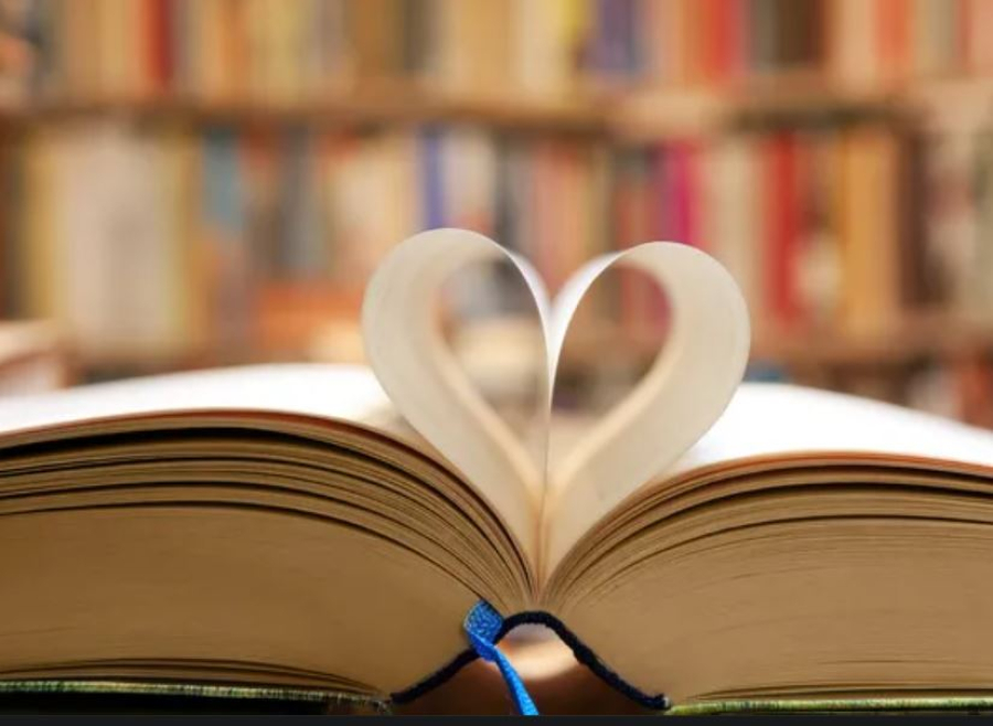 Челлендж ко Дню книги объединил казахстанцев в соцсетях