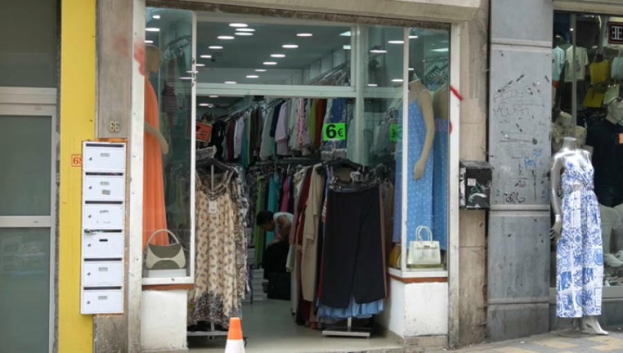 Непроданную одежду и обувь в ЕС запретили уничтожать