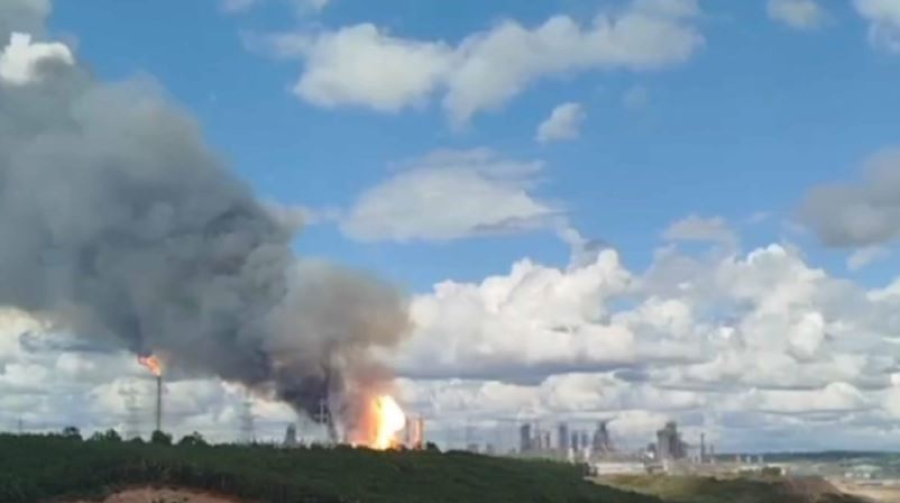 Пожар произошел на газохимическом комплексе в России