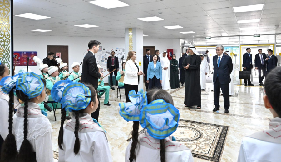 Президент Казахстана и Наследный принц Абу-Даби встретились со школьниками