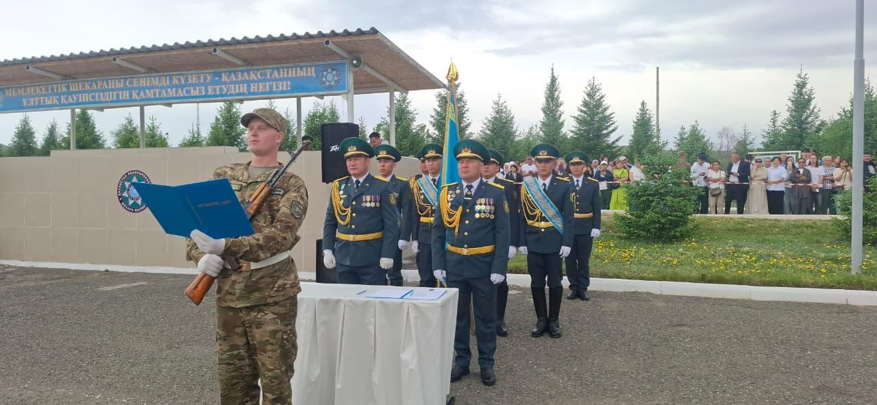 Солдаты-новобранцы приняли присягу в ВКО