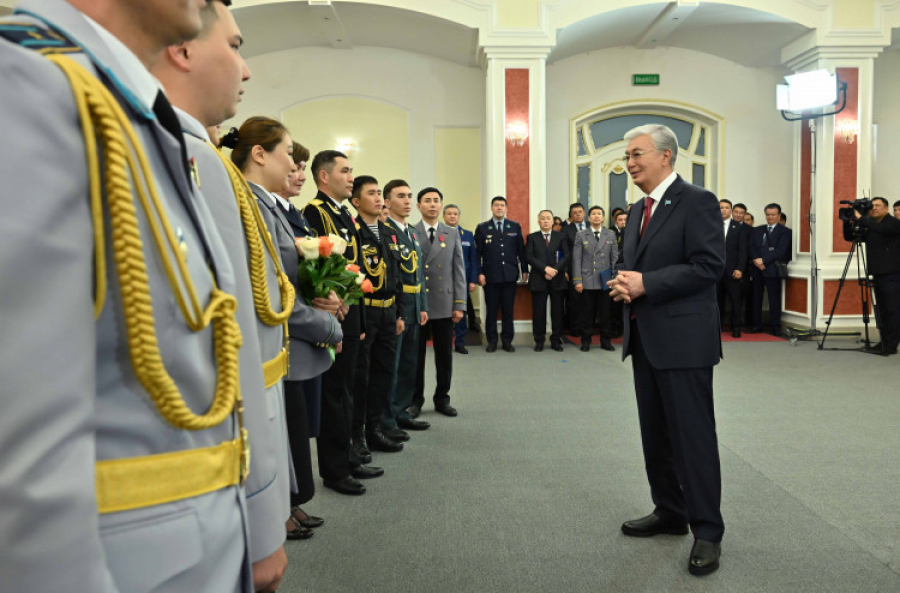 Қ.Тоқаев Маңғыстау облысы құқық қорғау органдарының қызметкерлерін марапаттады