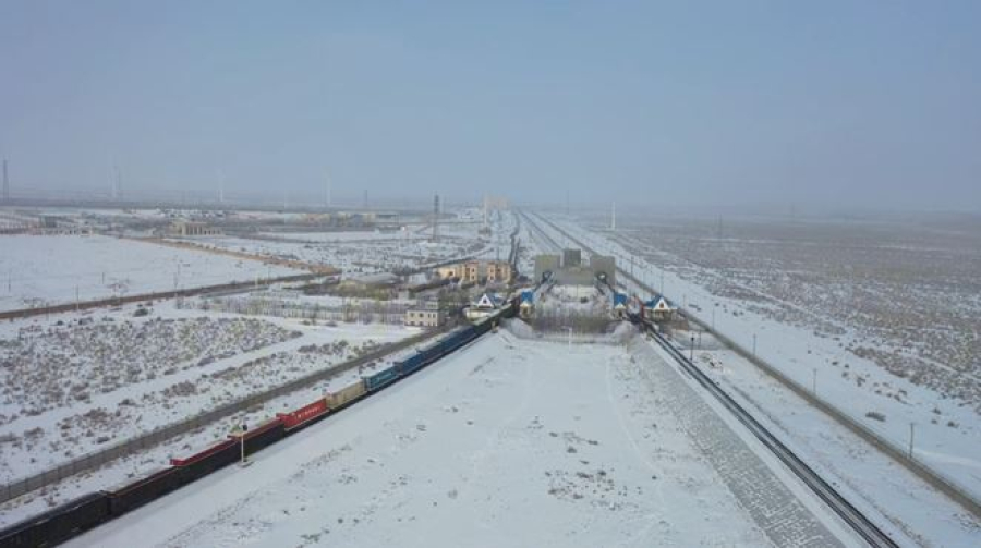 Электромобили китайского производства из Алашанькоу направляются в Европу