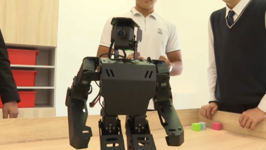 Робот стал «коллегой» учителей в павлодарской школе