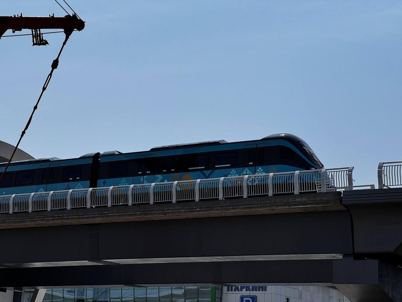 Первые вагоны LRT поставили на рельсы в Астане