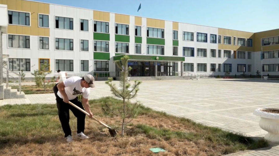 К новому учебному году готовят школы в Актау