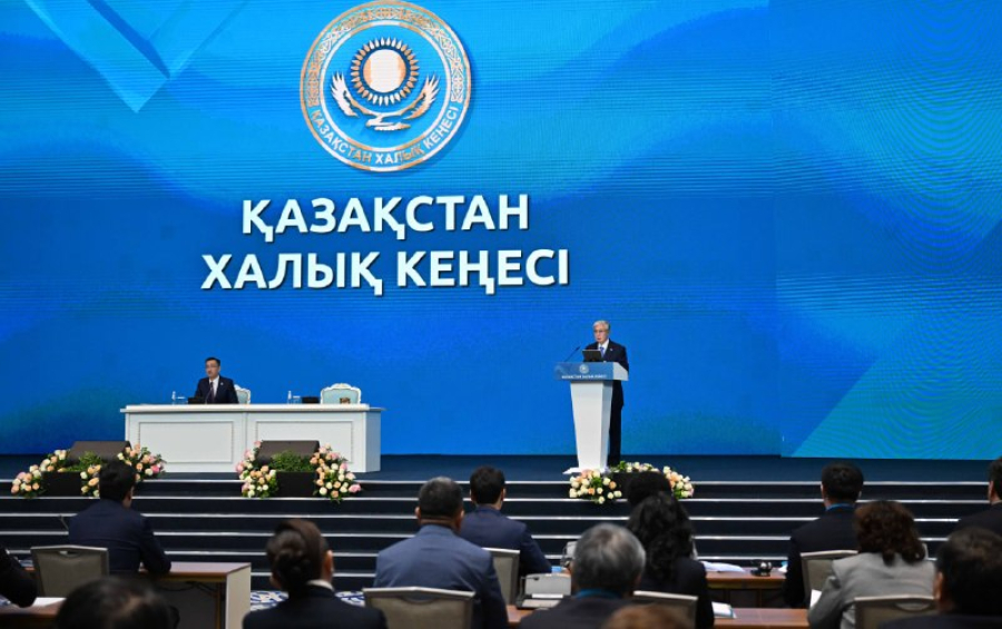 Президент Қазақстан Халық Кеңесінің бірінші сессиясында сөз сөйледі