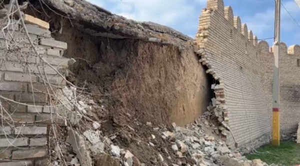 Караван-сарай «Төрткүл» разрушается в Таразе