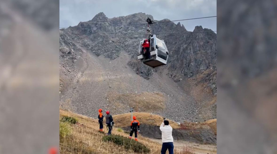 Алматыда аспалы жол істен шықты