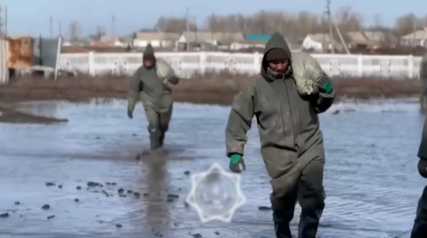 Тұрғындар әскерилерге алғыс білдірді