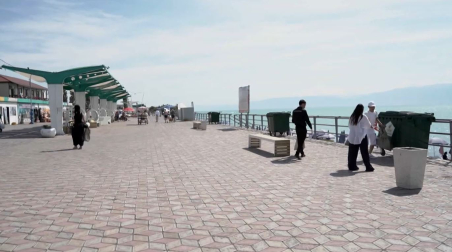 Алакөл жағалауынан 7 тонна қоқыс шығарылды