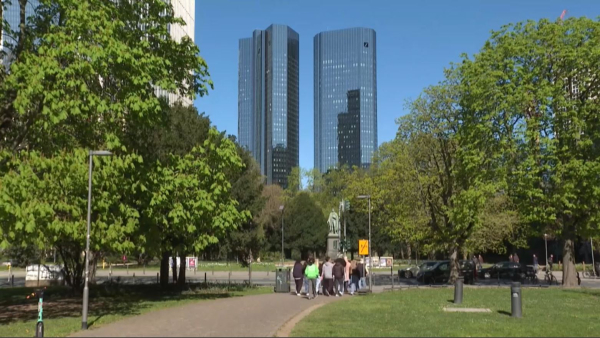 Жаппай салық салған АҚШ-пен 70-ке жуық ел байланысқа шыққан