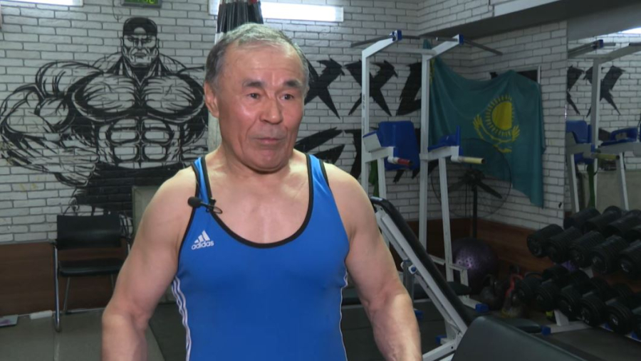 Жасы 70-ке жақындаған зейнеткер салауатты өмір салтын серік етіп жүр