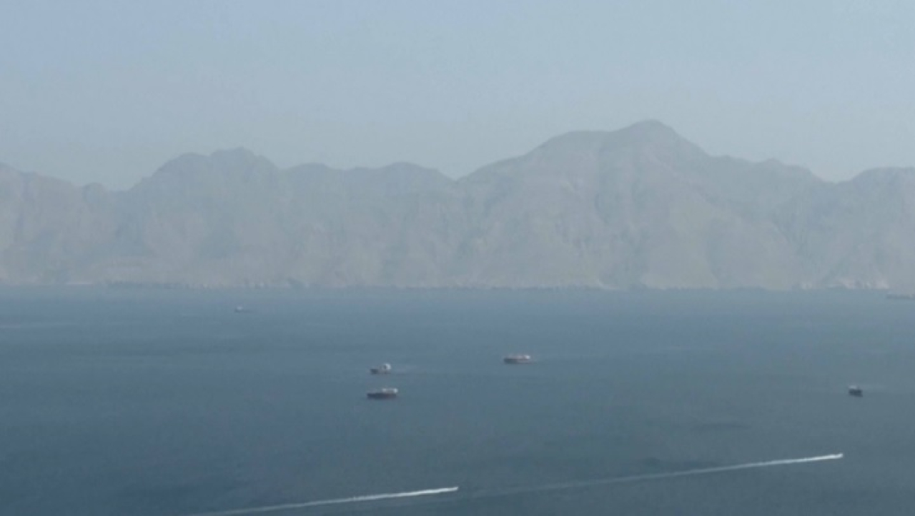 WSJ: через Ормуз прошло 20 судов за сутки