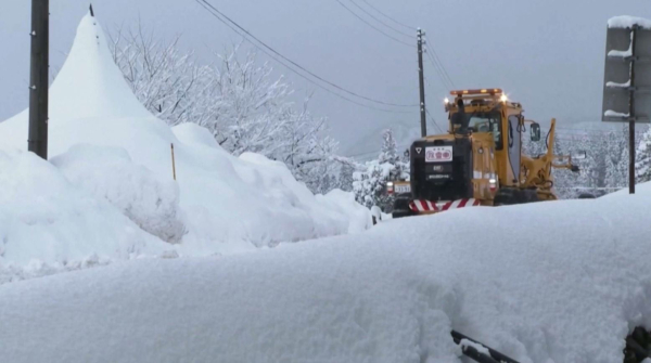 Жапонияда қалың қар жұртты әбігерге түсірді