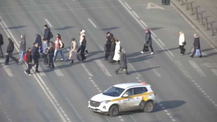 Мигрантам запретили работать в такси