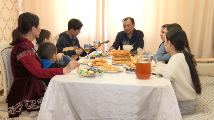 Қазақстандықтар Әкелер күнін атап өтіп жатыр