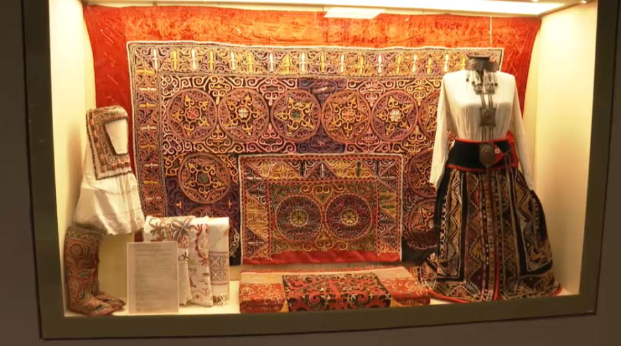 Как отметят День национальной одежды в столице