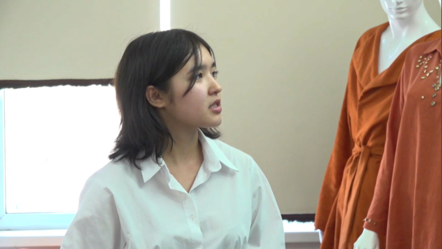 Павлодарда 10 тілді меңгерген оқушы тұрады