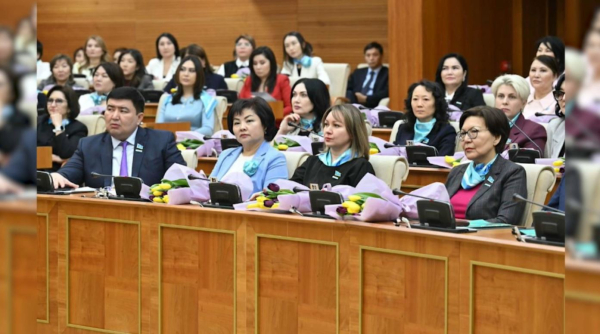 Әйелдердің мемлекеттік қызметтегі үлесін арттыру ұсынылды