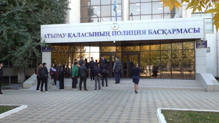 Атырауда «Тәртіпті өзіңнен баста» акциясы өтті