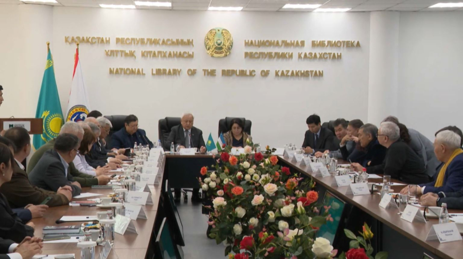 Произведения узбекских писателей и поэтов переведут на казахский язык