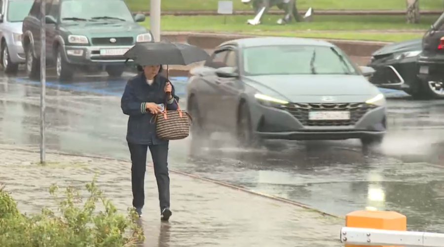 Батыс өңірде күн 44 градусқа дейін ысиды