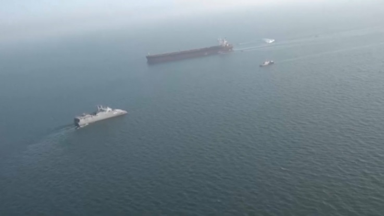 Иран временно закрыл Ормузский пролив