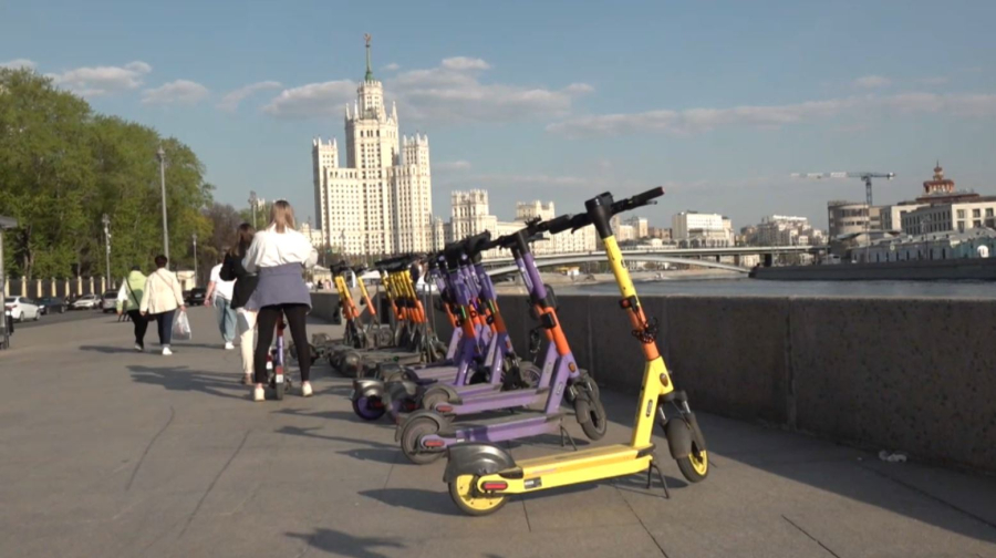 Штрафы для водителей самокатов резко увеличили в России