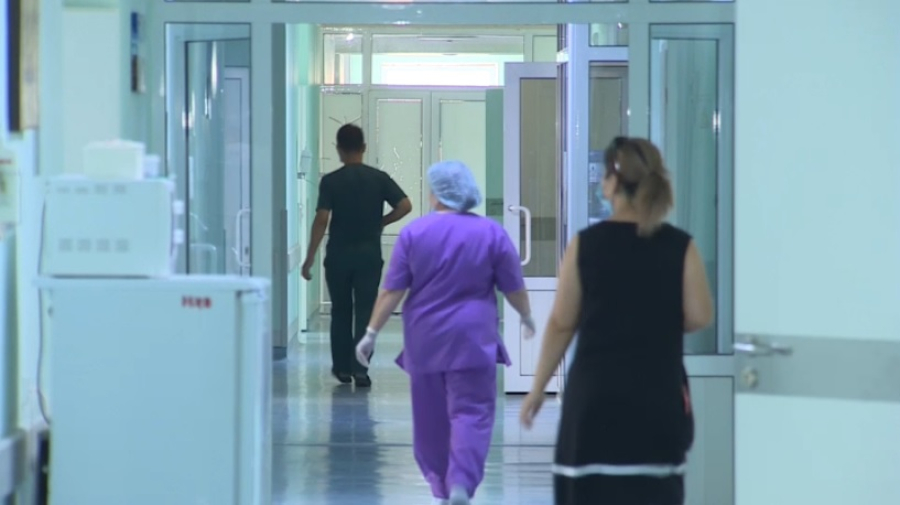 Пострадавшая при пожаре в высотке Астаны в тяжелом состоянии