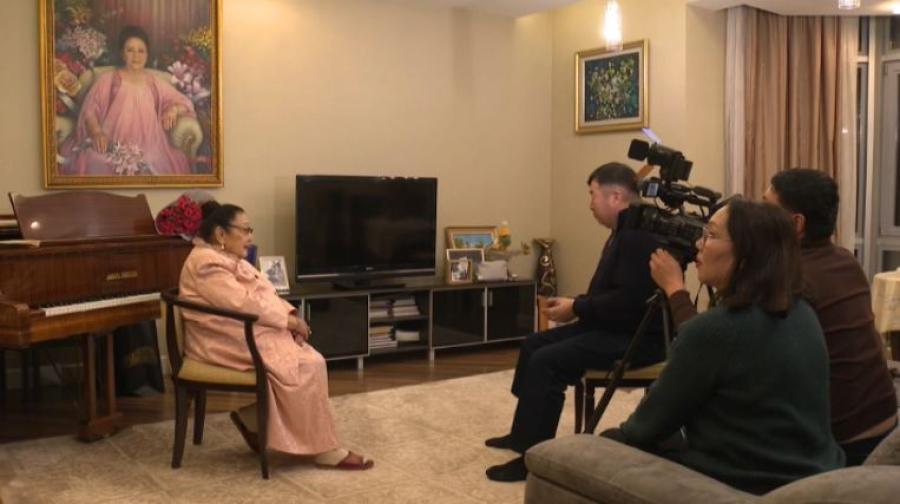 Бибигуль Тулегенова поздравила казахстанцев с Днём Независимости