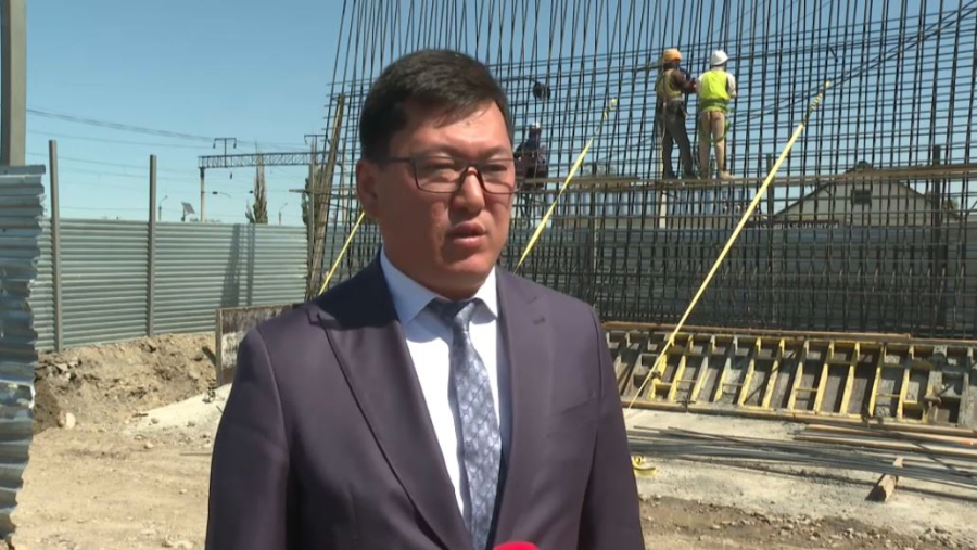 Таразда екі ауданды қосатын аспалы көпір салынып жатыр