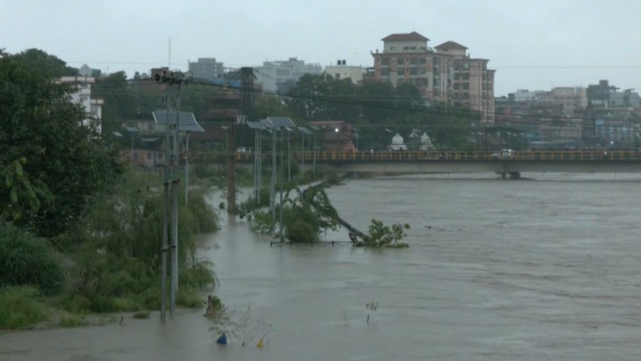 47 человек погибли в Непале из-за ливня