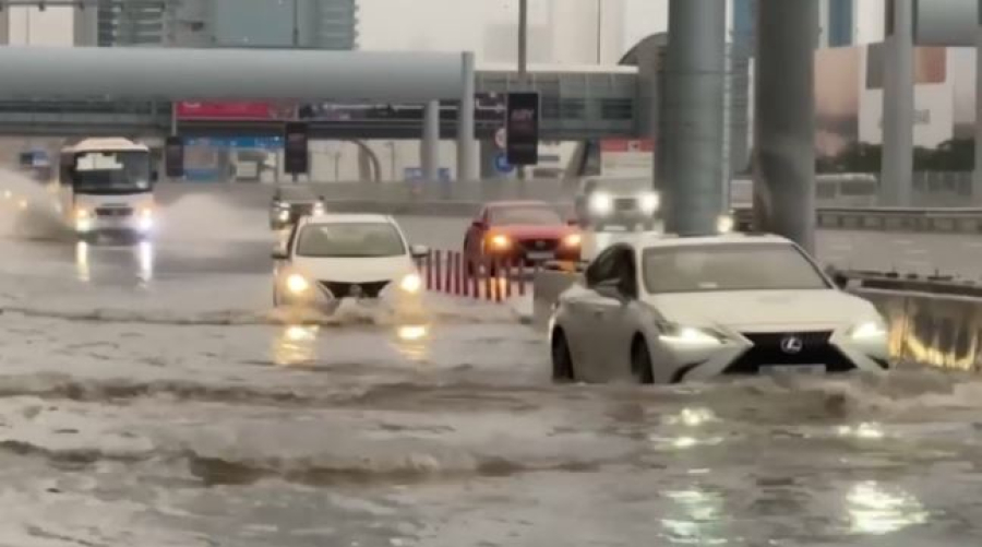Проливные дожди вызвали масштабные наводнения в Дубае