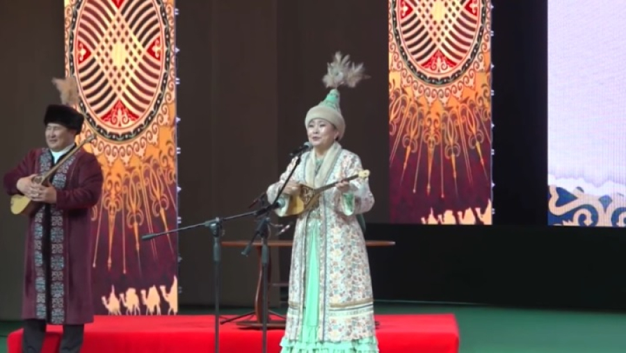 Команда Астаны прошла в полуфинал республиканского айтыса